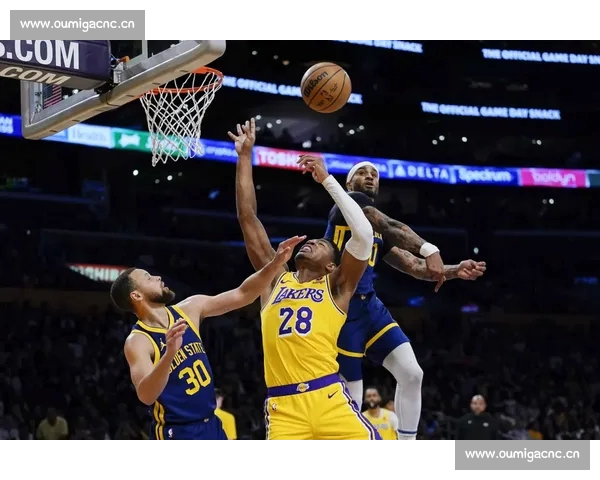 篮球比赛全程数据解析与关键转折点走势深度分析